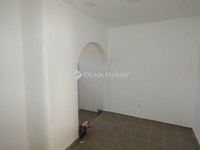 Eladó üzlethelyiség, Zalaszentivánon 130 M Ft, 2 szobás