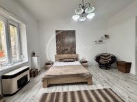 Eladó téglalakás, Pécsett, Lenke utcában 78 M Ft, 3 szobás