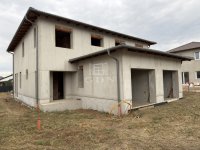 Eladó ikerház, Vecsésen 132 M Ft, 4 szobás