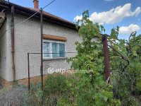 Eladó családi ház, Orosházán 6.8 M Ft, 2 szobás