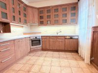 Eladó családi ház, Kecskeméten 199.9 M Ft, 8 szobás