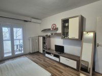 Kiadó panellakás, albérlet, Pécsett, Építők útján, 2 szobás