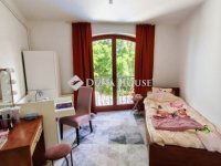 Eladó családi ház, Pécsett 120 M Ft, 6 szobás