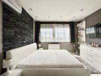 Eladó téglalakás, Pécsett 125 M Ft, 3 szobás