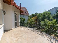 Eladó családi ház, Debrecenben 450 M Ft, 9+4 szobás