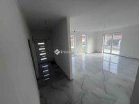 Eladó ikerház, Szolnokon 67.9 M Ft, 4 szobás