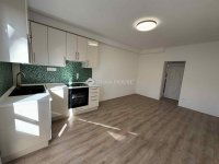 Eladó panellakás, Pécsett 51.9 M Ft, 3 szobás