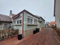 Eladó családi ház, Sarródon 82 M Ft, 5 szobás