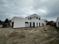 Eladó ikerház, Székesfehérvárott 149.9 M Ft, 4 szobás