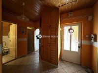 Eladó családi ház, Siófokon 155 M Ft, 8 szobás