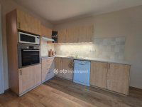 Eladó családi ház, Ürömön 109.9 M Ft, 4 szobás