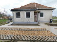 Eladó családi ház