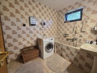 Eladó családi ház, Pécsett 149.9 M Ft, 6 szobás