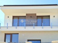 Eladó ikerház, III. kerületben 196 M Ft, 3+1 szobás