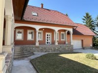 Eladó családi ház, Lövőn 149 M Ft, 6+1 szobás