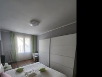 Kiadó téglalakás, albérlet, Pécsett, Kőrösi Csoma Sándor utcában