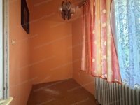 Eladó panellakás, Tatabányán, Fő téren 36.5 M Ft, 1+1 szobás