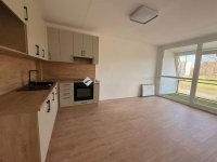 Eladó panellakás, Pécsett 54.9 M Ft, 3 szobás