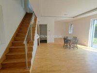 Eladó téglalakás, III. kerületben 254 M Ft, 6 szobás