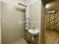 Eladó téglalakás, V. kerületben 100 M Ft, 3 szobás