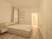 Eladó téglalakás, Pécsett 120 M Ft, 4 szobás