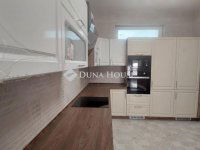 Eladó családi ház, Makón 79.99 M Ft, 4 szobás