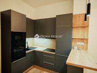 Eladó téglalakás, Pécsett 82.9 M Ft, 3 szobás