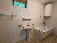 Eladó családi ház, Bakonyságon 20.9 M Ft, 2 szobás