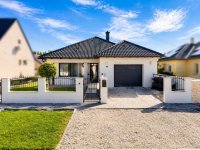 Eladó családi ház, Nyúlon 145.9 M Ft, 3 szobás