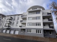 Eladó téglalakás, Tapolcán 60.63 M Ft, 1+1 szobás