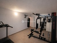 Eladó családi ház, IV. kerületben 295 M Ft, 5 szobás