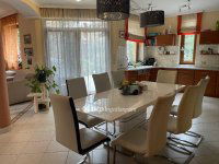 Eladó családi ház, Diósdon 189.9 M Ft, 8 szobás