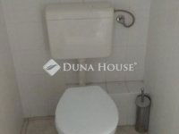 Eladó üzlethelyiség