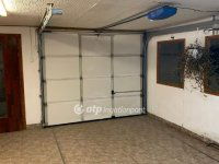 Eladó családi ház, Felsőpakonyban 109.8 M Ft, 6+1 szobás