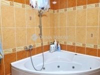 Eladó családi ház, Pécsett 89.9 M Ft, 7 szobás