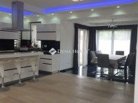 Eladó családi ház, XIV. kerületben 385 M Ft, 6 szobás