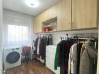 Eladó panellakás, Pécsett 54.9 M Ft, 4 szobás