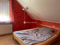 Eladó családi ház, Taksonyon 349 M Ft, 9 szobás