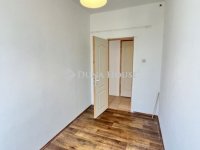 Eladó téglalakás, Várpalotán 36.9 M Ft, 3 szobás