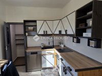 Eladó családi ház, Kecskeméten 89.9 M Ft, 5 szobás