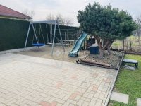 Eladó családi ház, Pécsett 164.9 M Ft, 4 szobás