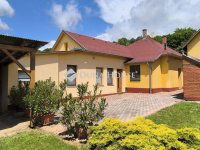 Eladó családi ház, Eplényen 99.9 M Ft, 5 szobás