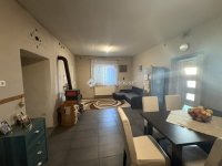 Eladó családi ház, Úrin 54.9 M Ft, 3 szobás