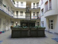 Eladó téglalakás, Budapesten, V. kerületben, Szép utcában