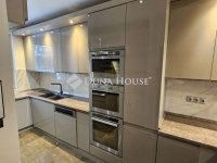 Eladó sorház, II. kerületben 390 M Ft, 7 szobás