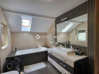 Eladó családi ház, Szegeden 210 M Ft, 6 szobás