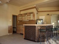 Eladó üzlethelyiség