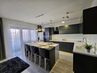 Eladó sorház, Szigethalmon 129 M Ft, 8 szobás