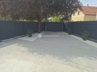 Eladó családi ház, Vecsésen 97.9 M Ft, 4 szobás