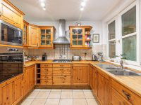 Eladó családi ház, Pécelen 208 M Ft, 7 szobás